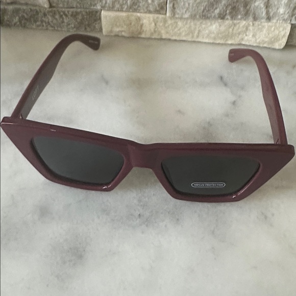 Small Sharp Sunglasses - Picture 2 of 6